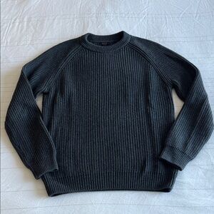 Quince 100% Organic Cotton Fisherman Crewneck Sweater in Charcoal Gray